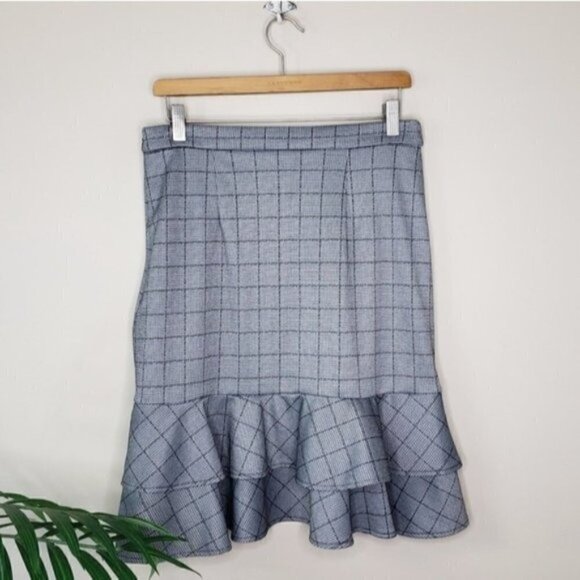 Banana Republic Factory | Gray Plaid Ruffle Hem Skirt Size 4 - Picture 3 of 4